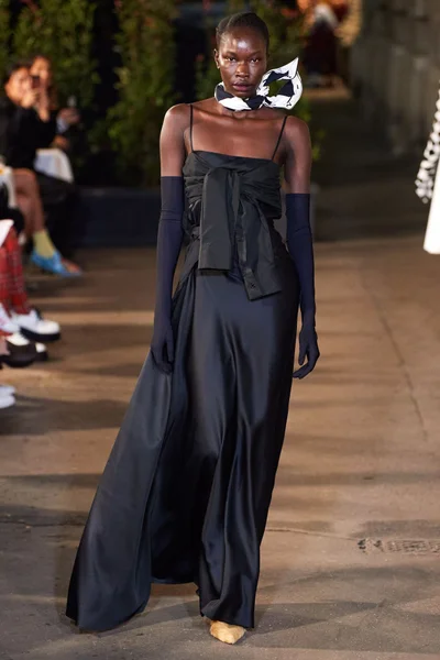 Look 3